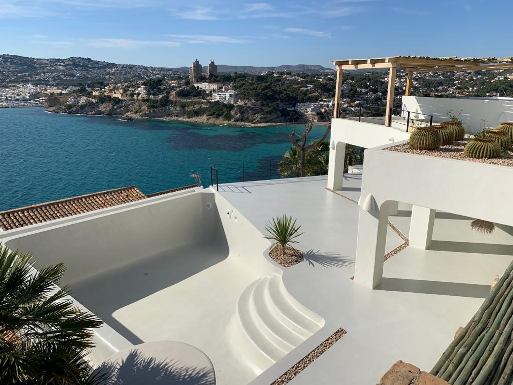 Revestimiento piscina microcemento blanco — image 3